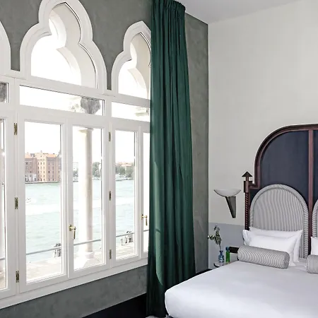 מלון Il Palazzo Experimental 4*